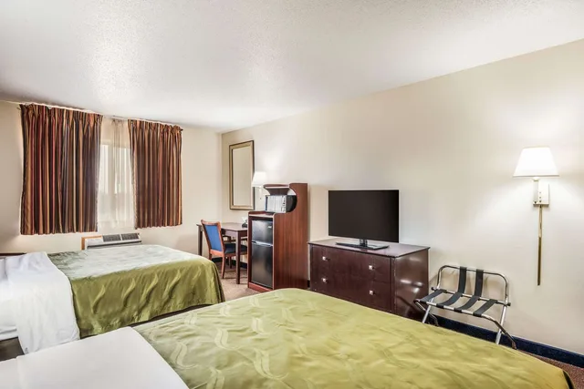 غرفة بسريرين كوين، Quality Inn & Suites Eldridge Davenport North 4/7