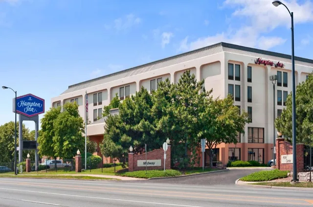 غرفة بسرير كينج للمدخنين، Hampton Inn By Hilton Chicago Midway Airport 1/1