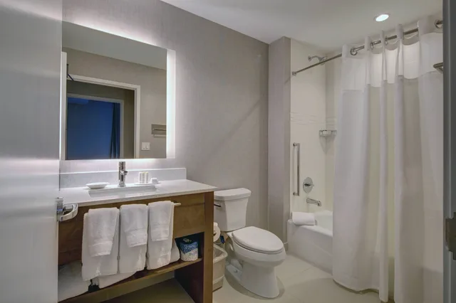 جناح بسرير كينج بغرفتي نوم، Residence Inn Fort Lauderdale Coconut Creek 3/5