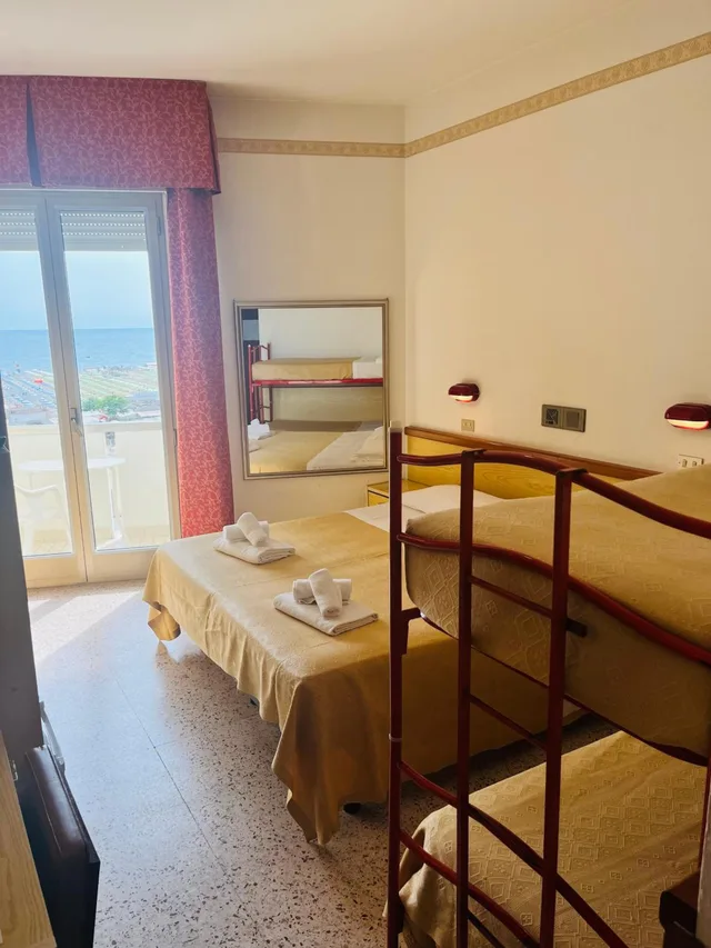 Room, Quadruple, Sea Front، Hotel Columbia Frontemare 2/8