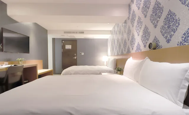 Economy, Quadruple, 2 Double Beds, No Window، Talmud Hotel Yi Zhong Branch 2/4
