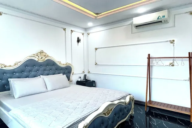 Deluxe, Queen Bed, Khach san dai an 3/4