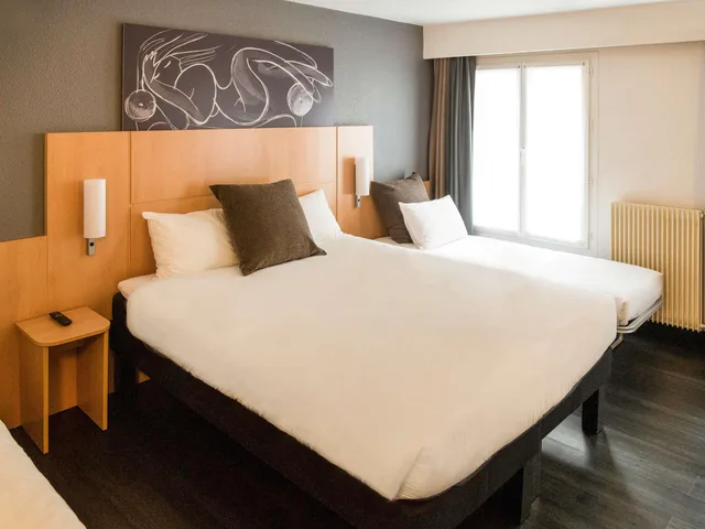 Standard, Double and Twin Beds, ibis Paris Grands Boulevards Opera 9th Hotel 3/8