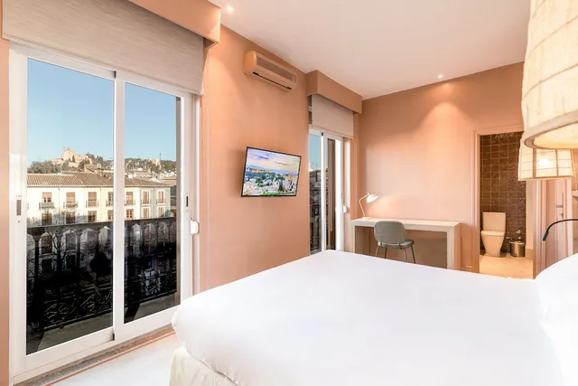 غرفة بريميوم بسرير مزدوج، U-Sense Granada Centro 2/5