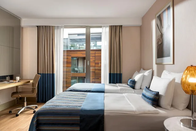 غرفة بريميوم بسرير كينج، Crowne Plaza Istanbul - Florya 1/10