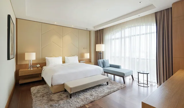 Diplomat, Suite, King Bed, Sofa، Hyatt Regency Tashkent 2/2