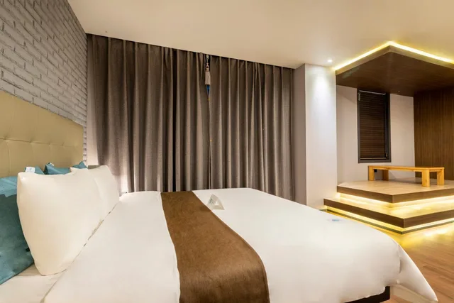 جناح، Sorgente Business Hotel 7/10