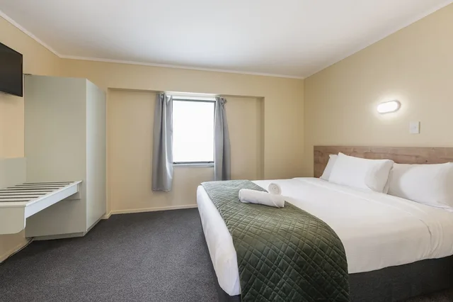 1 Bedroom, Upstairs, 1 Double and 1 Single Bed, Fenton Court Motel 2/6