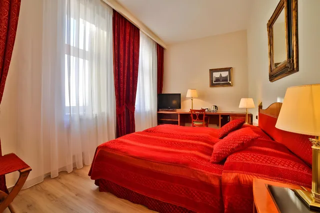 غرفة قياسية بسرير كينج، Ariston & Ariston Patio 1/2