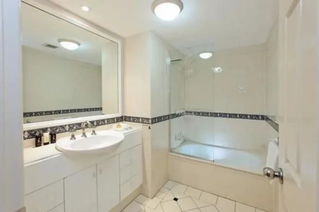 2 Bedrooms, Apartment, Side Ocean View، La Grande Apartments Broadbeach 5/5