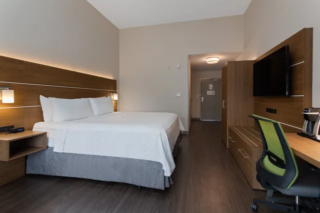 Leisure, King Bed، Holiday Inn Express Hotel & Suites Largo-Clearwater 2/4