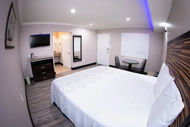غرفة قياسية بسرير كينج، Diamond Bell Inn And Suites 2/7