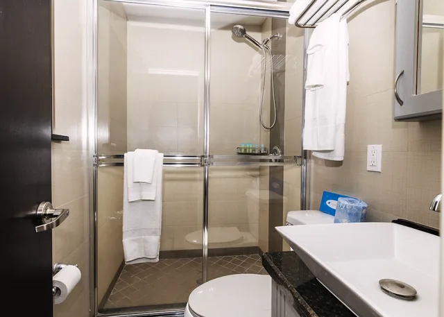 جناح حصري بفراش فوتون وسرير كوين وسرير فردي، Caribbean Resort by the Ocean 5/5