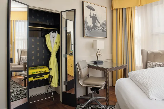 Drama, Queen Bed، Staypineapple An Elegant Hotel Union Square 2/5