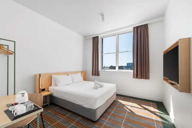 Opera, Queen Bed, Harbour View، YHA Sydney Harbour 1/1