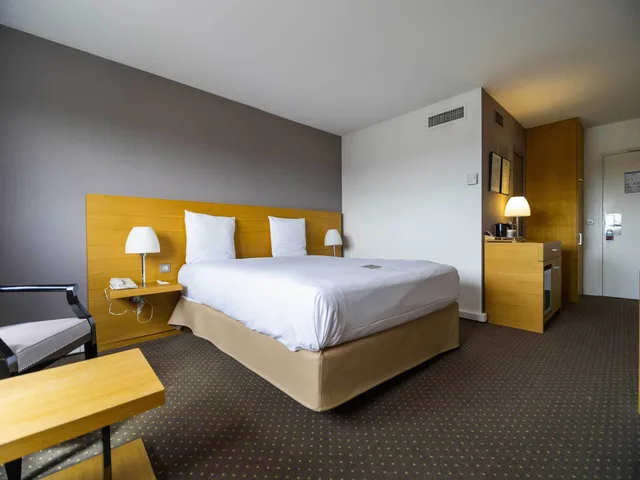 غرفة قياسية بسرير مزدوج مع أريكة، Mercure Bordeaux Lac Hotel 2/10