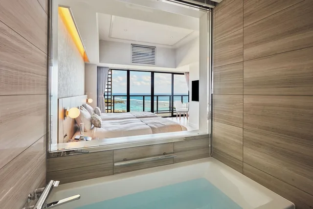 2 Bedrooms, Premier, Deluxe, Suite, 4 Beds, Ocean Front، Hotel Shigira Mirage 2/2