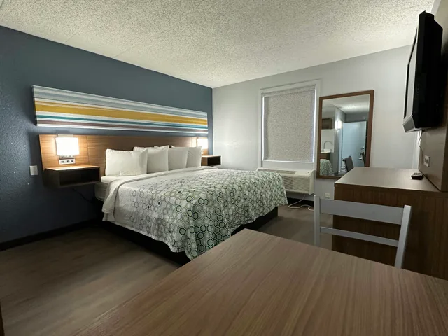استوديو بسرير كينج لذوي الإعاقة، HomeTowne Studios by Red Roof Richmond, VA - W Broad St 1/4