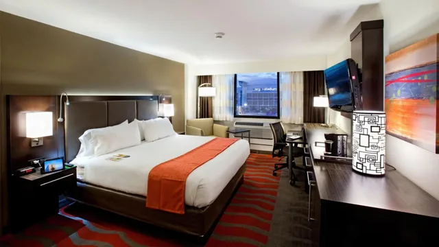 Premium, King Bed, Middle Floor، Holiday Inn Houston S Nrg Area Medical Center 2/2