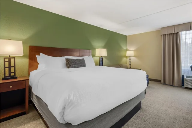 Room, King Bed, Sofa, Best Western Fairmont 2/3
