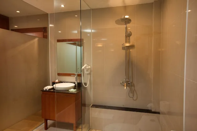 Lagoon, Suite, King Bed, Pool Access، d'Nusa Beach Club and Resort 3/3