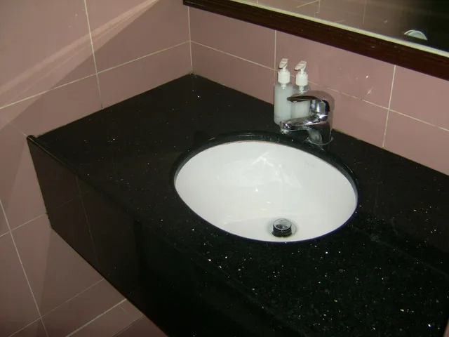سكن مشترك مختلط رومانسي، Paris Guest House 1/1