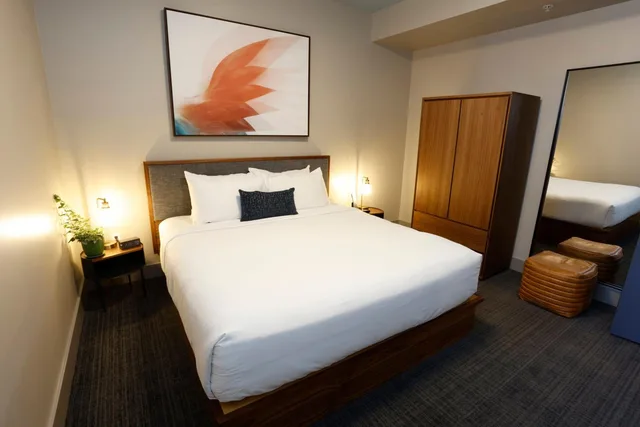1 Bedroom, Apartment, The Kimpton Schofield Hotel 1/3