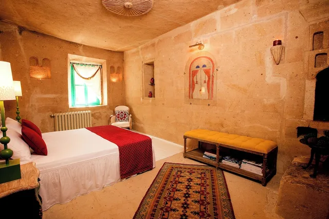 جناح بسرير كوين، Hezen Cave Hotel 6/10