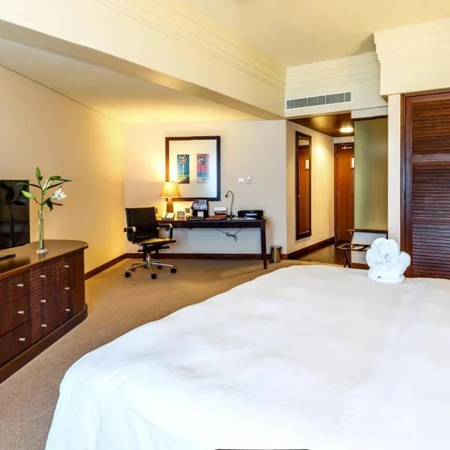 جناح تنفيذي بإطلالة على البحر بمنطقة جلوس، Danat Jebel Dhanna Resort 3/6