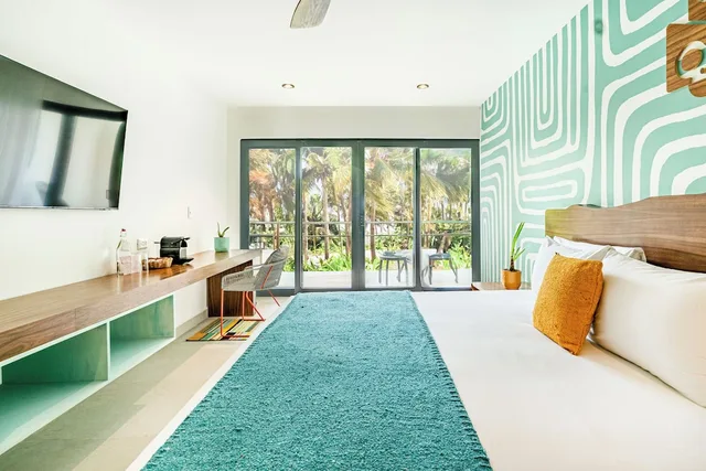 Private, King Bed, Beach Side, Balcony، Mayan Monkey Isla Mujeres 2/4