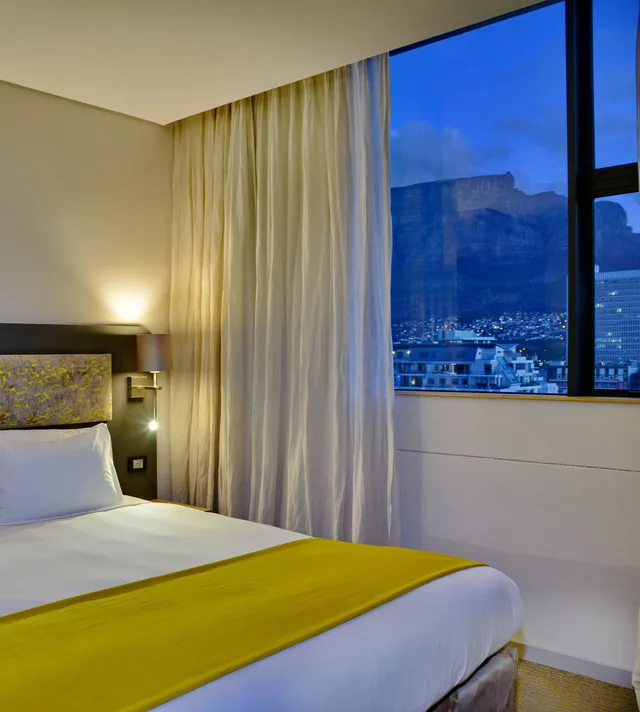 غرفة سوبيريور عائلية بسريرين مزدوجين بإطلالة على الجبل، Cresta Grande Cape Town 3/8