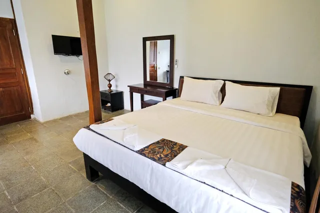 Deluxe, Twin Beds, The Nalaya Hotel & Resto 1/10