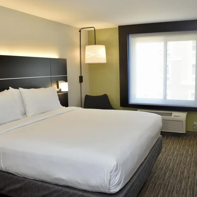 Xtra Space, Standard, King Bed، HOLIDAY INN EXPRESS WINDSOR SONOMA WINE COUNTRY 1/2