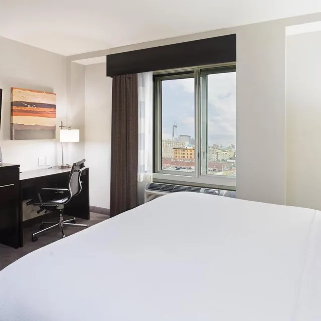 غرفة بريميير بسرير كينج، Holiday Inn Lower East Side 2/4