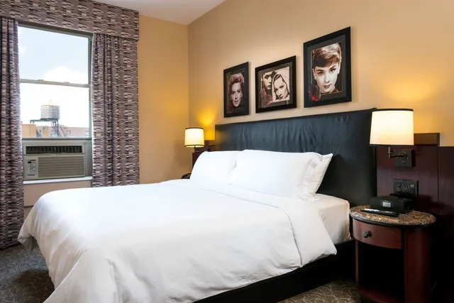 غرفة سوبيريور بسرير كوين، Washington Square Hotel 1/1