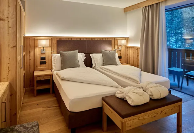 غرفة بسرير مزدوج أو سريرين منفصلين بشرفة، Family And Wellness Hotel Shandranj 3/4