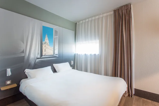 غرفة بسرير مزدوج لذوي الإعاقة، B&B HOTEL Arras 2/5