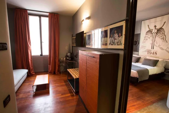 جناح بسرير كوين مع أريكة، Art Hotel Boston 4/10