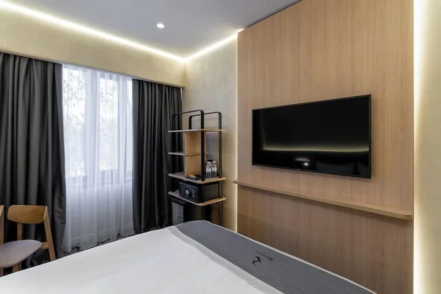 غرفة قياسية بسرير مزدوج، Renion Almaty Hotel 3/5