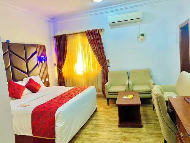 جناح بسرير كينج، Reiz Continental Hotel Abuja 2/3