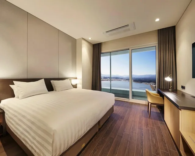 Deluxe, King Bed, Lake View, Sauna, SkyBay Hotel Gyeongpo 1/1
