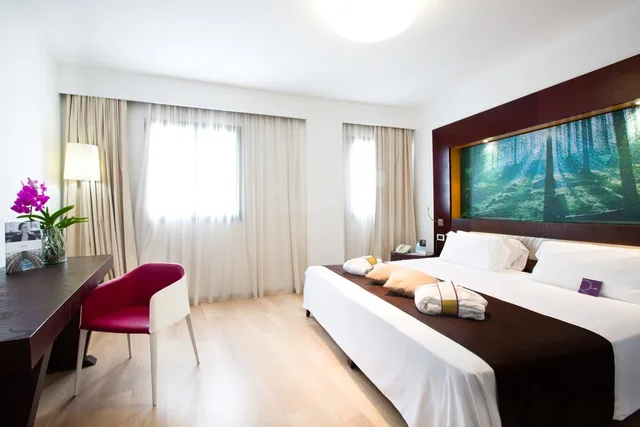 غرفة سوبيريور بسرير مزدوج، Mercure Olbia Hotel e Spa 3/3