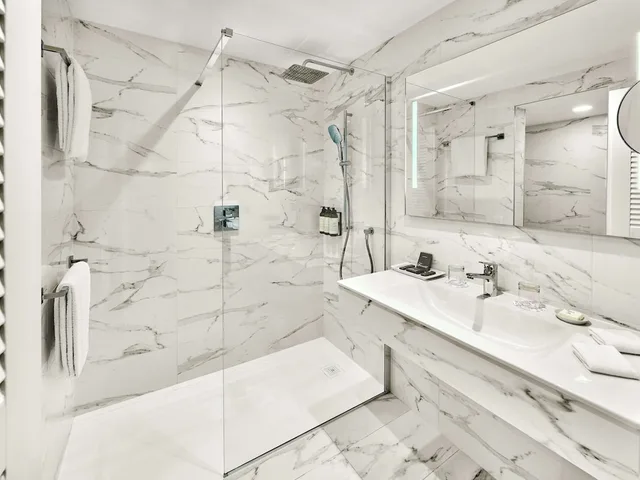 Riviera, Suite, 2 Double Beds, King or Double Bed, Sea View، Fairmont Monte Carlo 6/8