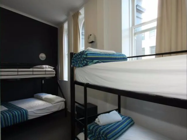 سكن مشترك مختلط بأربعة أسرّة بحمام مشترك، Nomads Capital Backpackers Wellington- Adults only 1/1