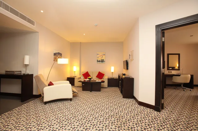 Executive, Suite, King Bed, Golden Tulip Hotel 5/10