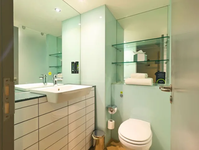 غرفة ثلاثية بسرير مزدوج وسرير فردي، B&B HOTEL Inverness 4/6