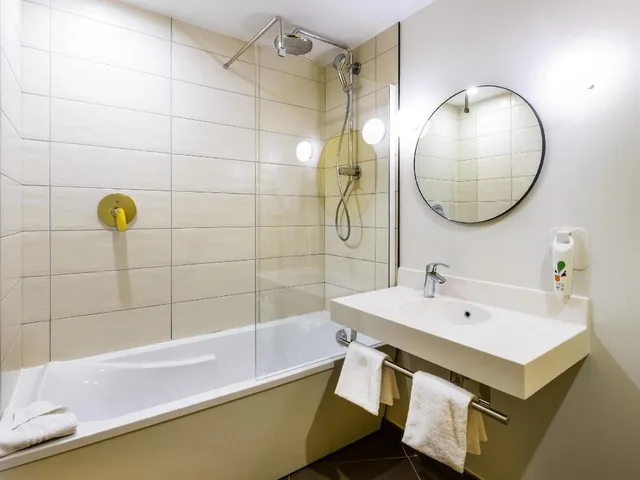 Apartment, 2 Double Beds, Ibis Styles Paris Meteor Avenue D'italie 2/3