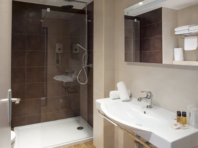 غرفة سوبيريور عائلية، Hotel Esprit D Azur 1/1