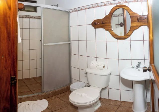 غرفة ديلوكس رباعية بسريرين مزدوجين، Arenal Hostel Resort 6/6