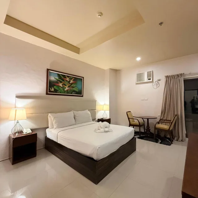 جناح تنفيذي، Sierra Hotel 1/10